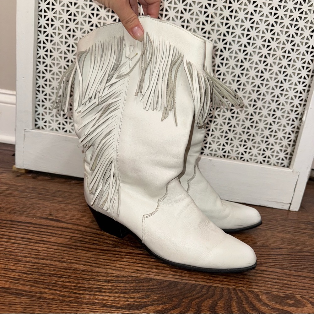 Dingo Vintage White Leather Fringe Pull On Mid Calf Boots 18246